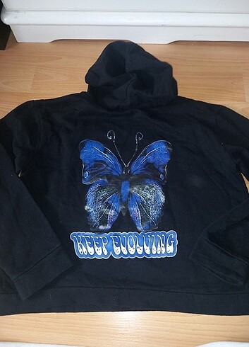 Trendyol kelebek baskılı s-m beden kapsonlu hoodie