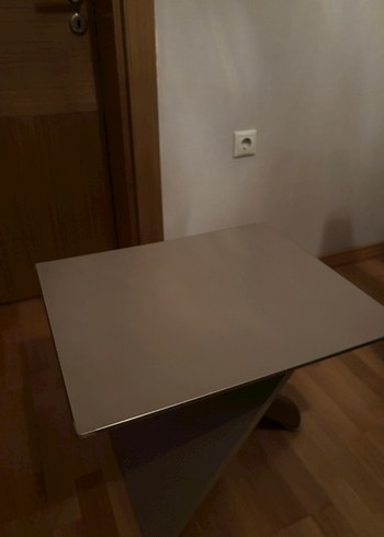 Kahverengi tonlarında sehpa