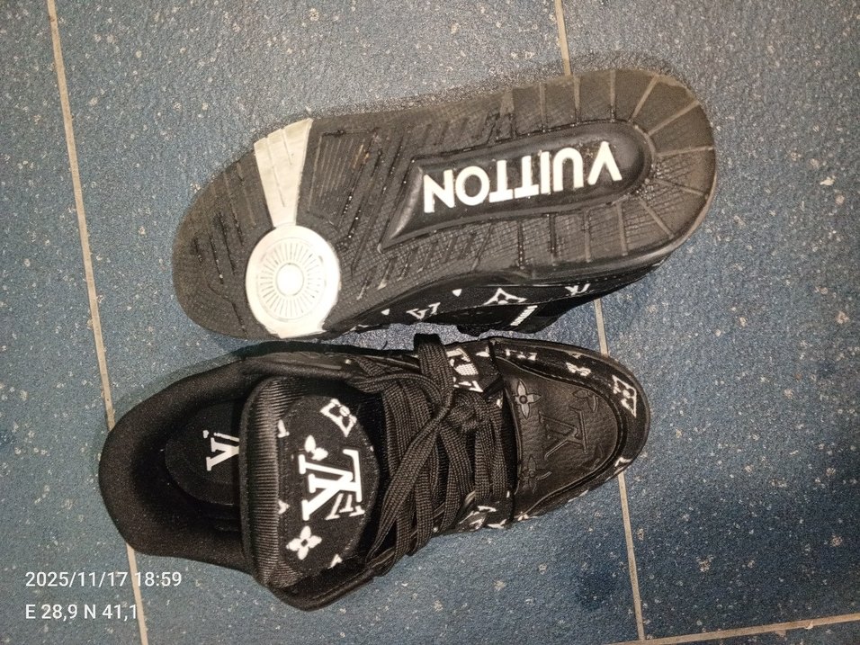 LOUİS VUİTTON 42 NOSiyah Bağcıklı Erkek Spor Ayakkabı - Görsel 3