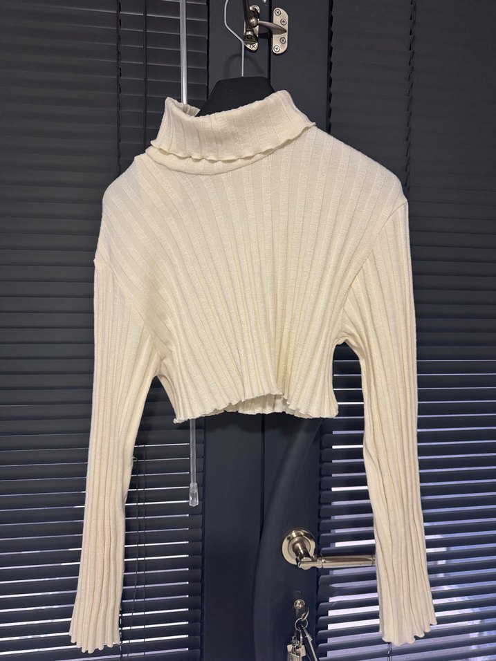 Bej Kısa Dik Yaka Triko Kadın Kazak - Görsel 2