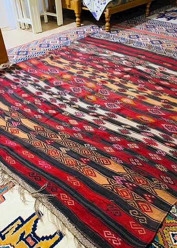 Antika Yün Kilim