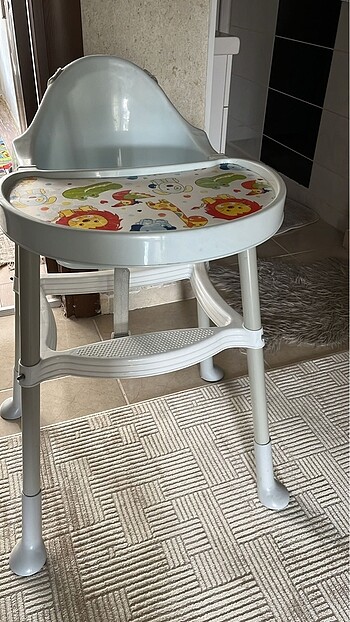 BEBEK MAMA SANDALYESİ