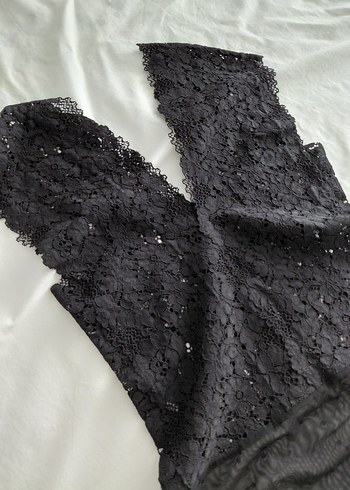 Kadın Siyah Dantel İşlemeli Uzun Kumaş bodysuit