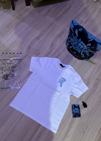 Syna Tee