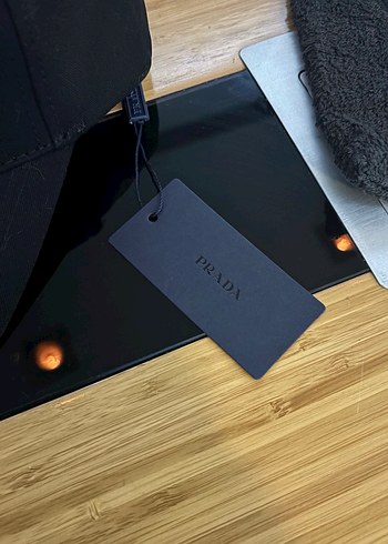 Prada Şapka - Görsel 2