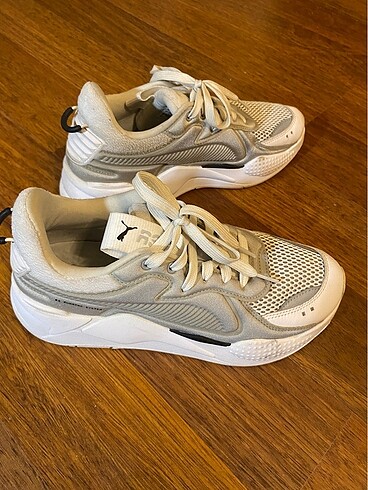 Puma Puma spor ayakkabı. 39 numara