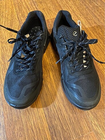 Ecco spor ayakkabı. 38 numara.