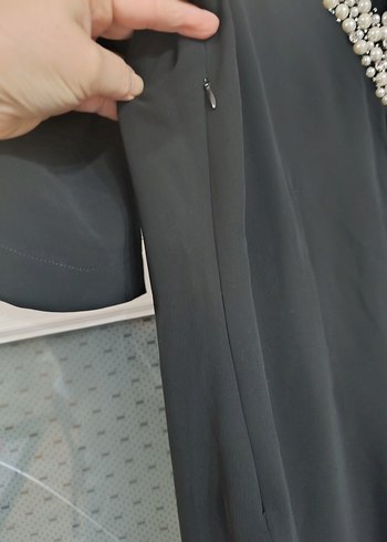 Boncuk İşlemeli Siyah Midi Elbise - Görsel 4