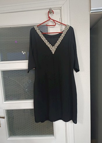 Boncuk İşlemeli Siyah Midi Elbise - Görsel 2