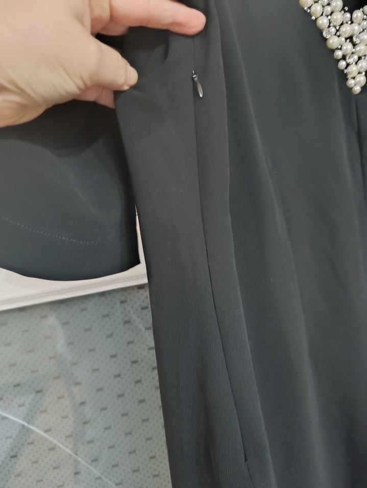 Boncuk İşlemeli Siyah Midi Elbise - Görsel 4