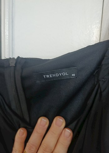 Siyah Uzun Kollu Gotik Gece Elbisesi - Görsel 4