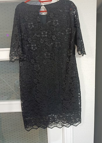 Dantel Detaylı Siyah Midi Elbise - Görsel 3