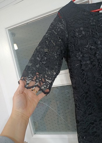 Dantel Detaylı Siyah Midi Elbise - Görsel 2