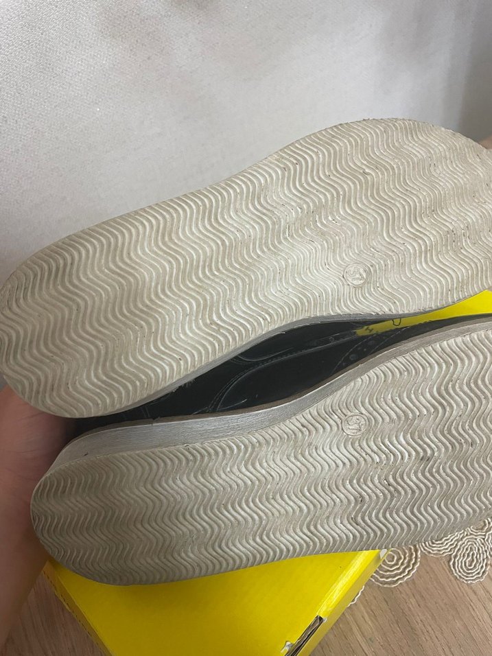 Siyah Rugan Topuklu Klasik Ayakkabı - Görsel 2