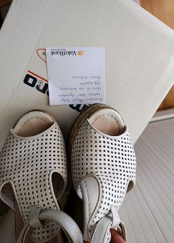 komcero marka beyaz Tokalı Dolgu Topuk Kadın Ayakkabı - Görsel 7