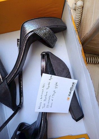 Gri Yılan Desenli Platform Topuklu Kadın Ayakkabı - Görsel 10