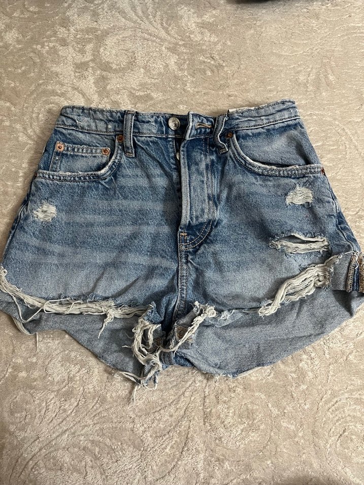 Yırtık Detaylı Bağcıklı Mavi Kot Şort - Görsel 2