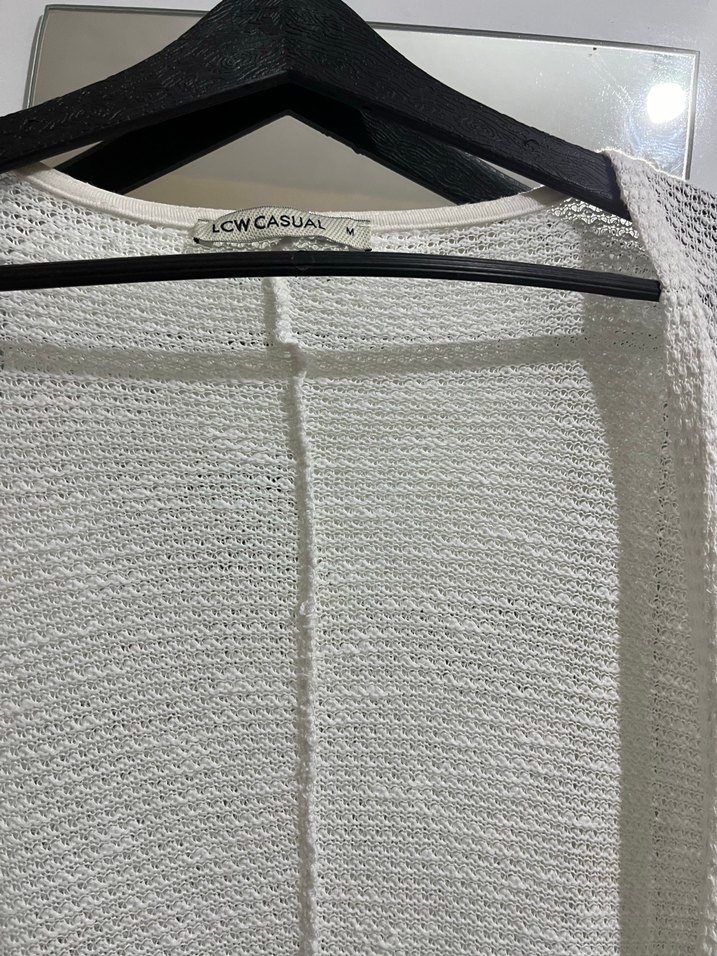 Beyaz Nakışlı Örgü Kadın Hırka - Görsel 2