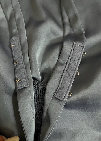 V Yaka Beyaz Saten Kadın Bluz - Görsel 4