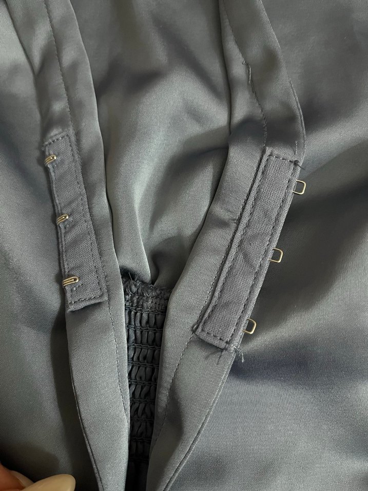 V Yaka Beyaz Saten Kadın Bluz - Görsel 4