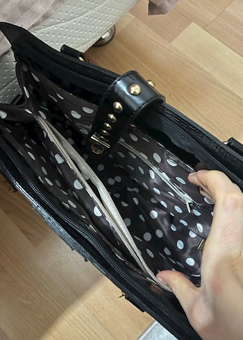 Siyah Parlak Deri Kemerli Yılan Desenli Çanta - Görsel 6