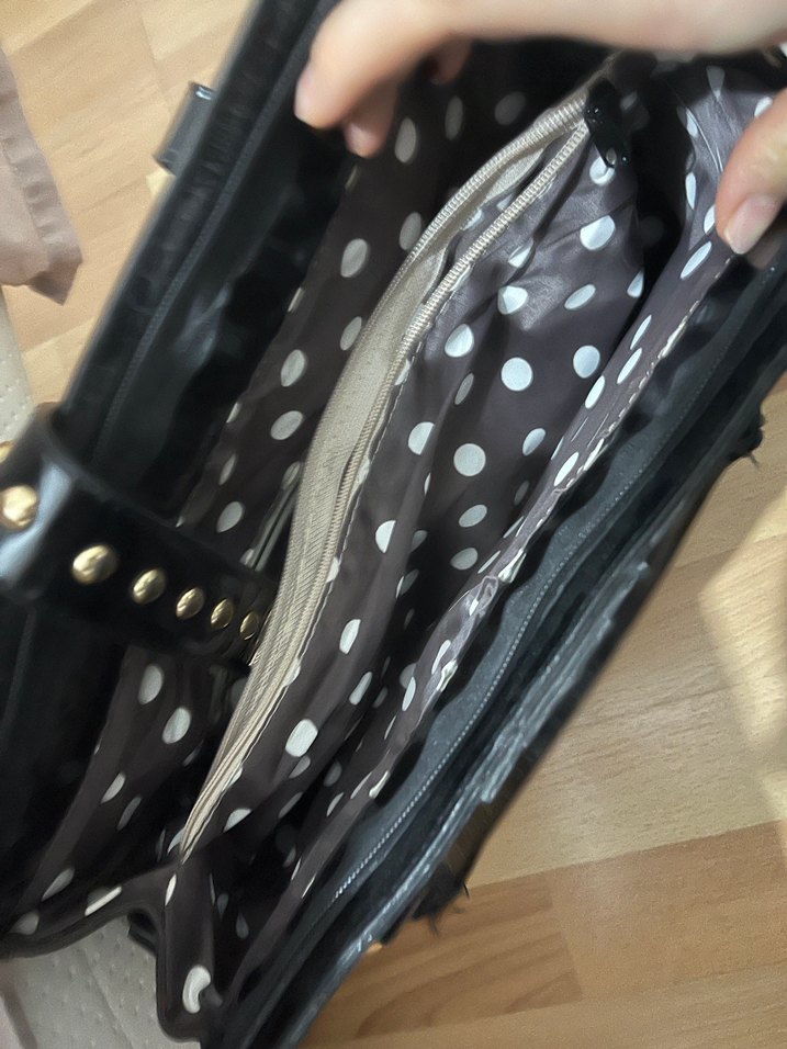 Siyah Parlak Deri Kemerli Yılan Desenli Çanta - Görsel 5