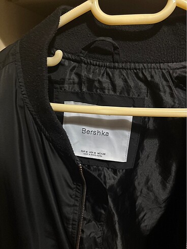m Beden siyah Renk bershka bomber ceket