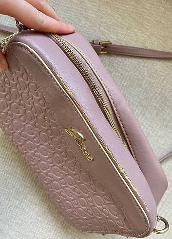 Guess askılı çanta - Görsel 5