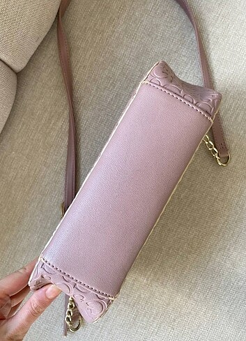 Guess askılı çanta - Görsel 6