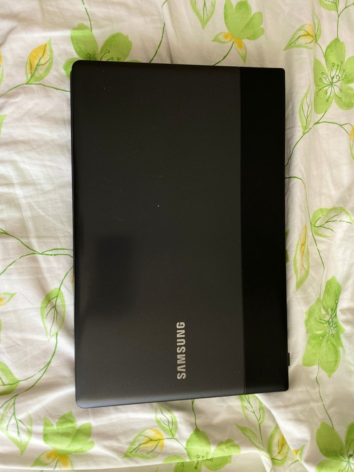 Siyah Samsung Dizüstü Bilgisayar - Görsel 3