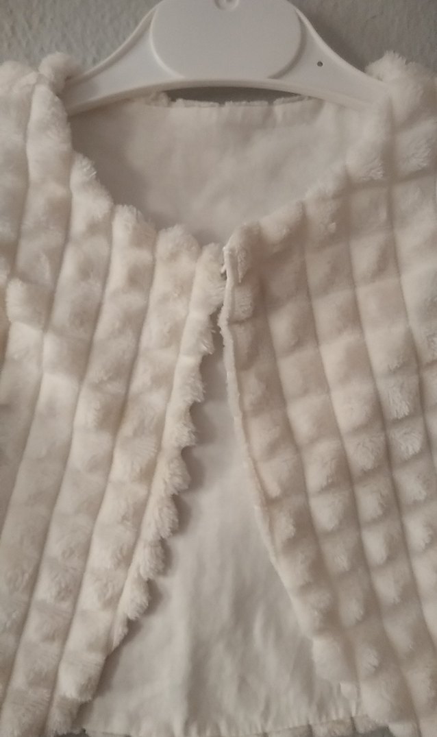 Beyaz Kürk Detaylı Kolsuz Kız Yeleği - Görsel 2