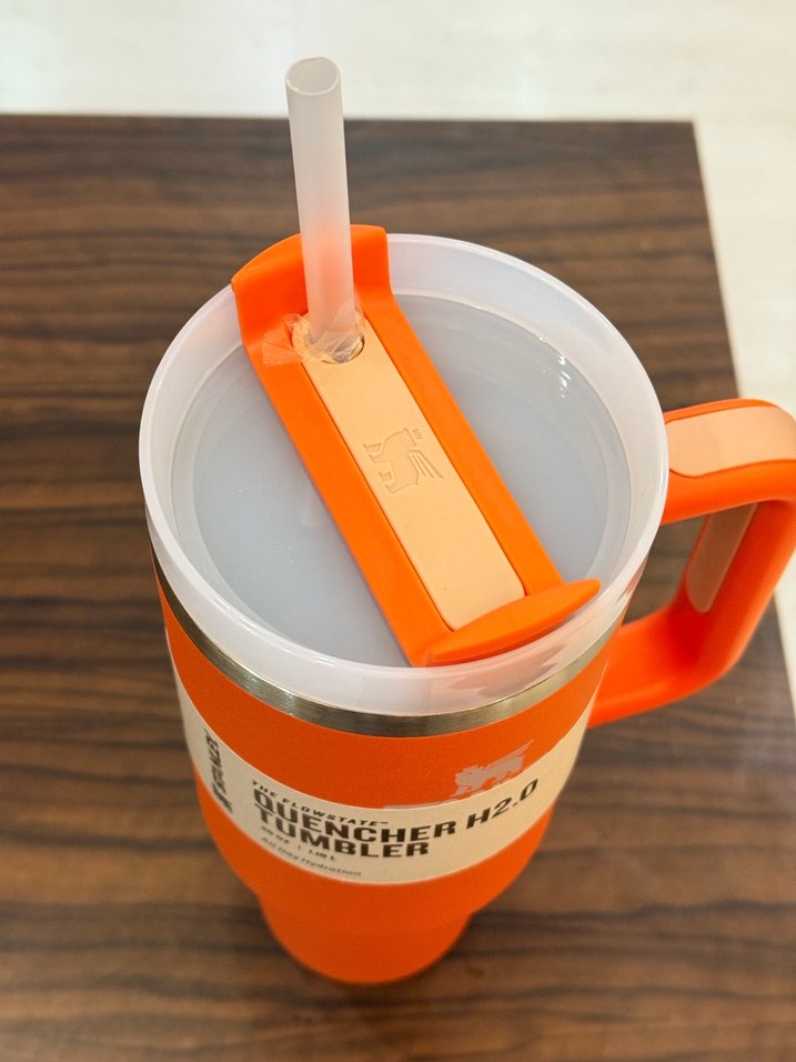 Turuncu Stanley termos - Görsel 3