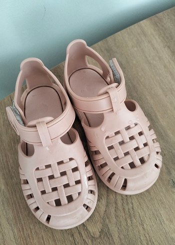 22 Beden igor kız Çocuk Pembe Tokalı Sandalet