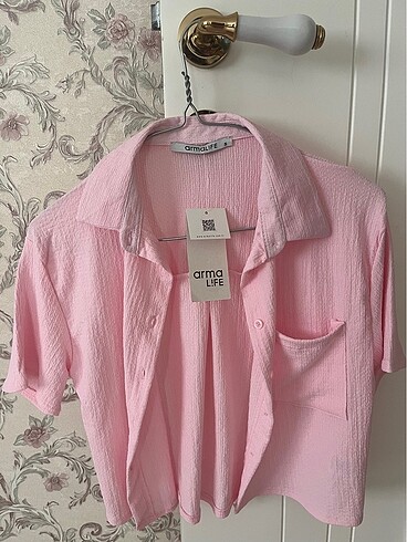 Pembe gömlek