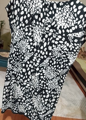 Siyah Beyaz Desenli Midi Elbise - Görsel 4