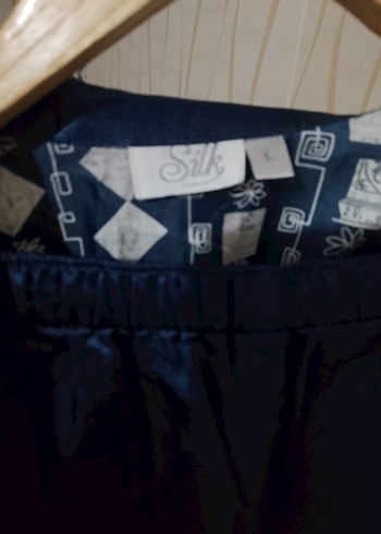 Düğmeli Uzun Kollu Mavi Saten pijama takımı - Görsel 3