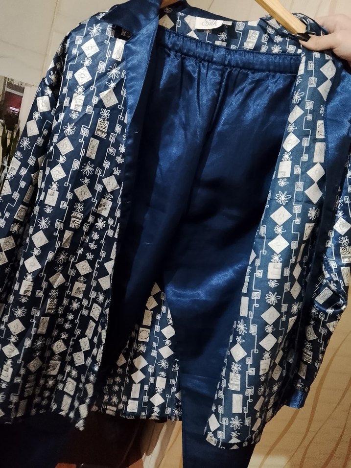 Düğmeli Uzun Kollu Mavi Saten pijama takımı - Görsel 2