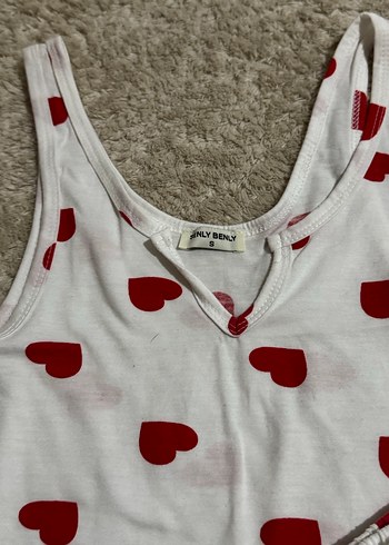 Kırmızı Kalp Desenli Beyaz Kadın Şortlu Pijama - Görsel 2