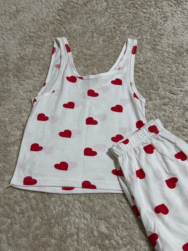 Kırmızı Kalp Desenli Beyaz Kadın Şortlu Pijama - Görsel 3