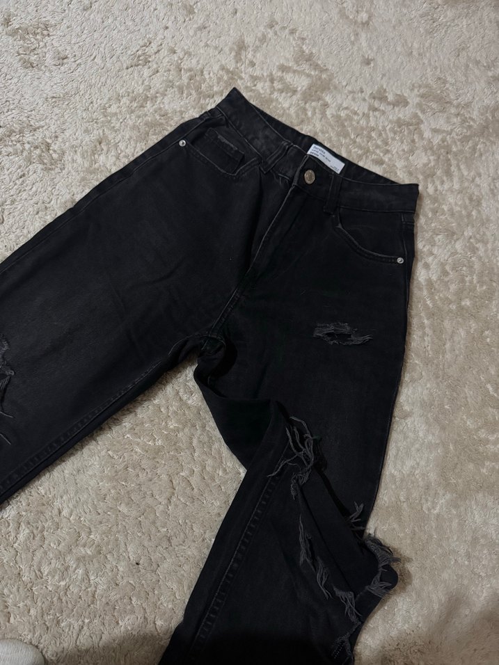 Siyah Yırtık Salaş Kadın Denim Pantolon - Görsel 2