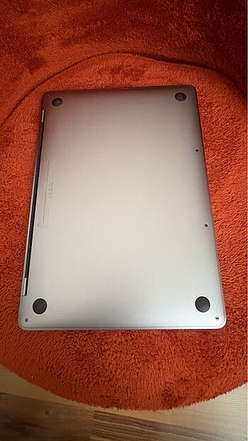 Beden Renk Macbook Pro Arızalı