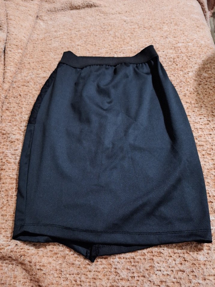 Siyah Piliseli Midi Eteği - Görsel 2