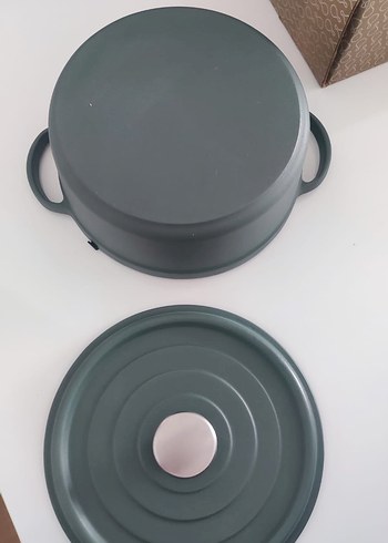 Korkmaz 28 cm derin tam döküm tencere