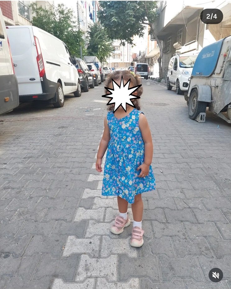 Çiçek Desenli Mavi Kız Elbisesi - Görsel 3