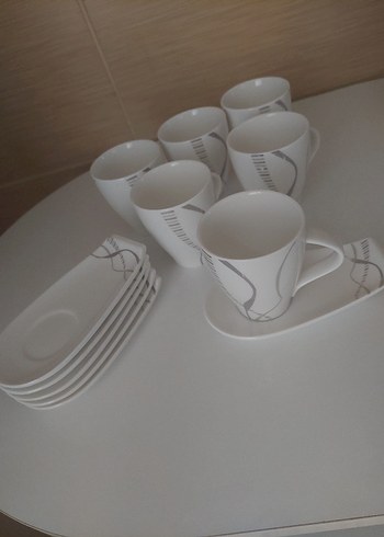 Beyaz ve Gri Desenli Fincan Takımı - Görsel 2