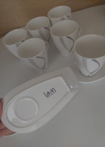 Beyaz ve Gri Desenli Fincan Takımı - Görsel 4