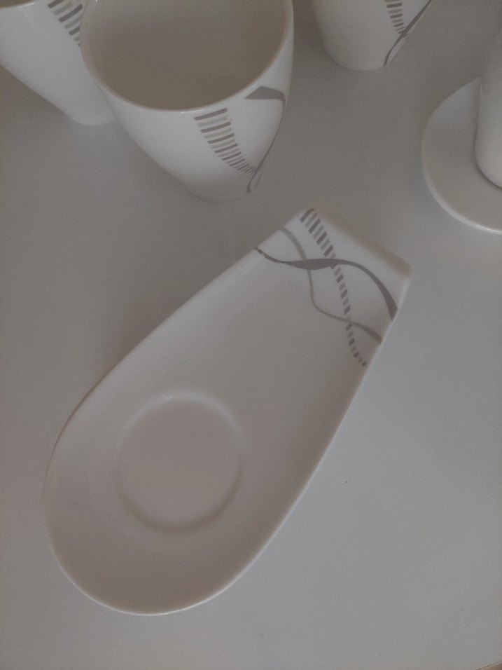 Beyaz ve Gri Desenli Fincan Takımı - Görsel 3