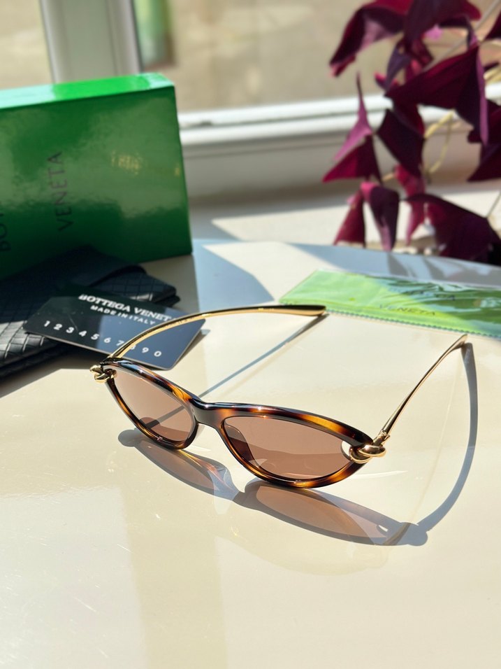 Bottega Veneta Kahverengi Şeffaf Kadın Güneş Gözlüğü - Görsel 4