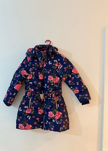 Çiçek Desenli Kız Çocuk Kapüşonlu Mont - Görsel 4