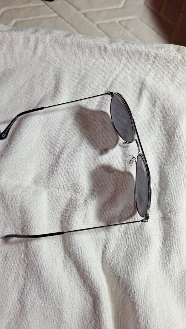 Şeffaf Gri Minimalist Kadın Gözlüğü - Görsel 3